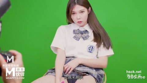 汁液摄影师EP2：羞怯却能干，独爱操弄这闷骚尤物 #斑斑 #麻豆传媒映画 #尤物 #榨精
