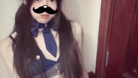赵慧媛，顶级御姐，富二代私密口交视频曝光。她拥有完美九头身，长腿细腰，外表高冷优雅，私下却在公厕跪姿侍奉。身着连体厚黑丝，低头专注服务，口水…