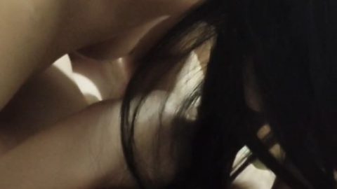 #少妇 剧情演绎 趁大哥不在约嫂子来我家玩 爱抚挑逗肉棒被嫂子弄硬了 在上面插入自己淫臀套弄真爽