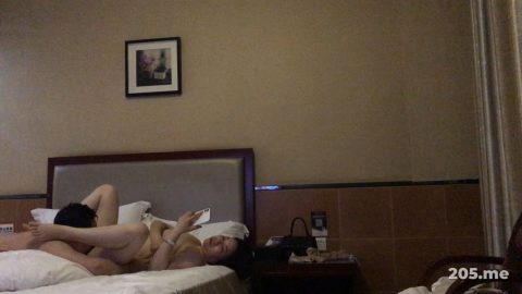 #熟女 舔舐微坦熟女骚穴，逐渐把性瘾勾上来了，主动上位啪啪