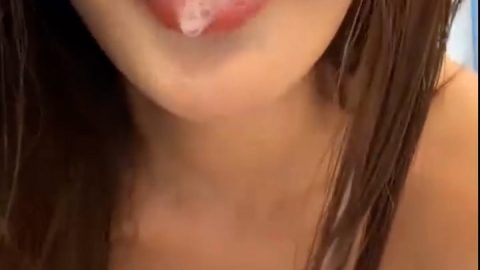 颜值御姐主播假鸡巴自慰高潮