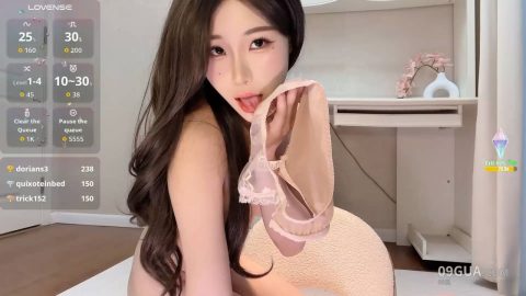 #ST站 #Ranting18 #自慰 #反差 #阿黑颜 #潮吹 #丝袜 StripChat Ranting18 8月24日开票秀