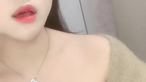 【#甜甜子】漂亮颜值~邻家女神高潮！揉逼！痉挛~道具自慰