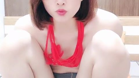 【#风情少妇】气质骚少妇下海~20小时推~高跟黑丝标配自慰喷